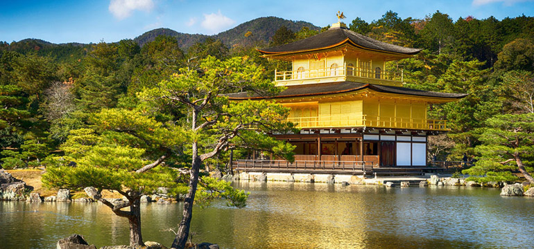 Золотой павильон Кинкакудзи (яп. 金閣寺, きんかくじ, наследие ЮНЭСКО)