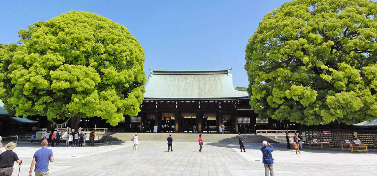 Главное здание храма Мэйдзи (яп. 明治神宮, めいじじんぐう)